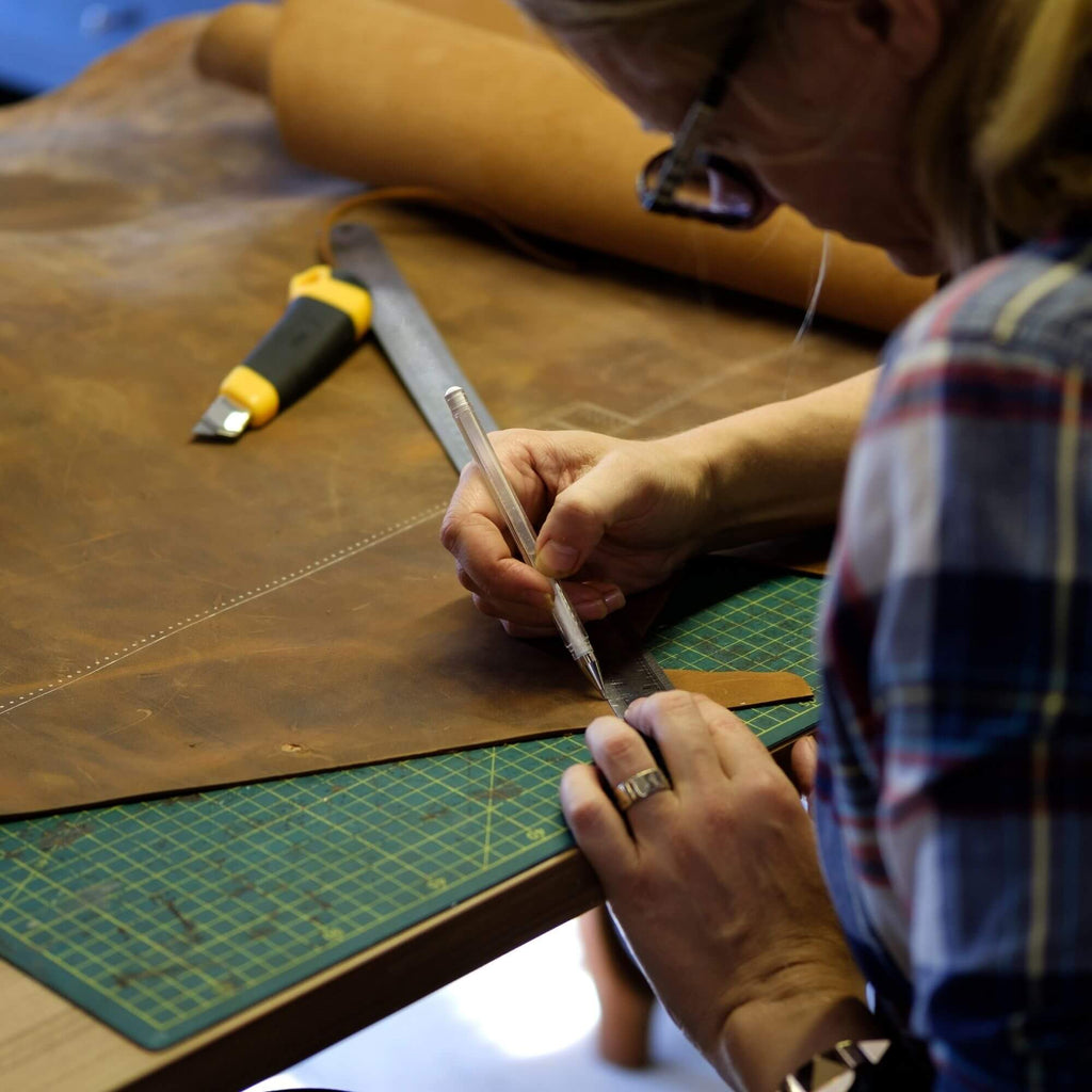 leathercrafting by gad roots