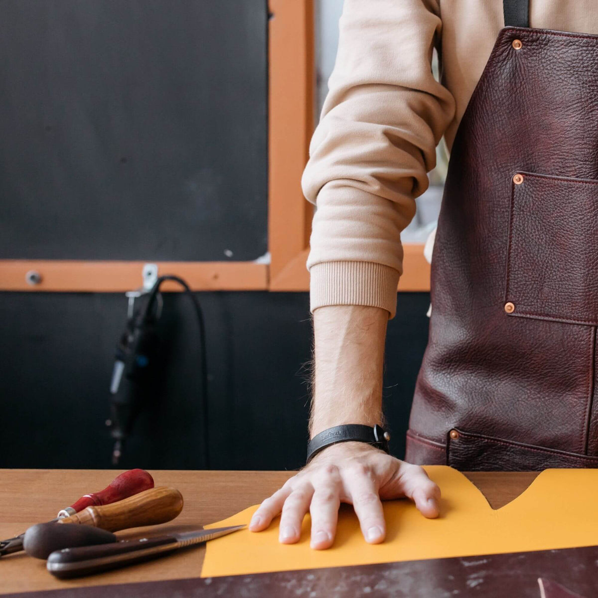 The Leather We Use The Most; Pull-Up Leather – GAD Roots