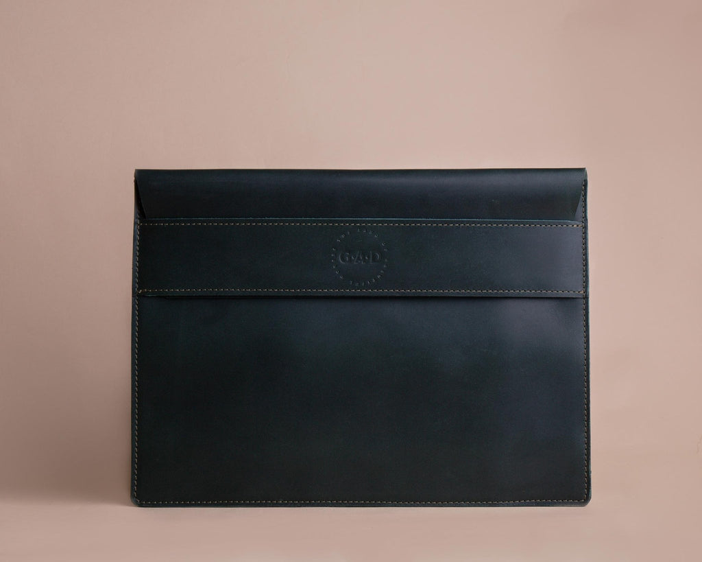 14" MacBook Pro Leather Case | Damson - GAD Roots